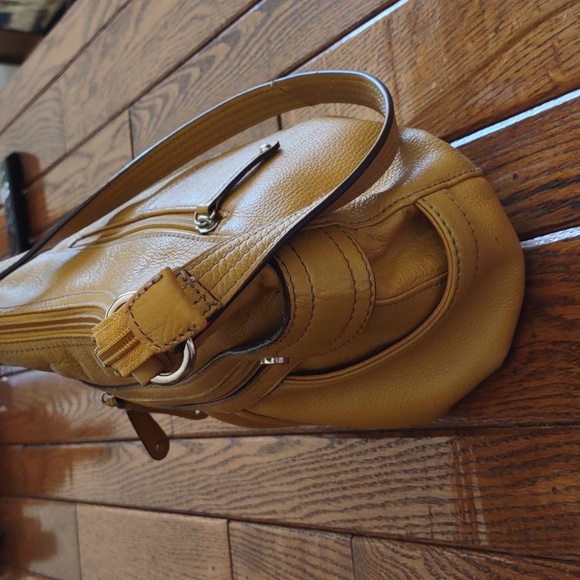 Tignanello Hand bag in mustard - Picture 8 of 9